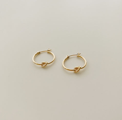 Sngle knot mini hoop earring